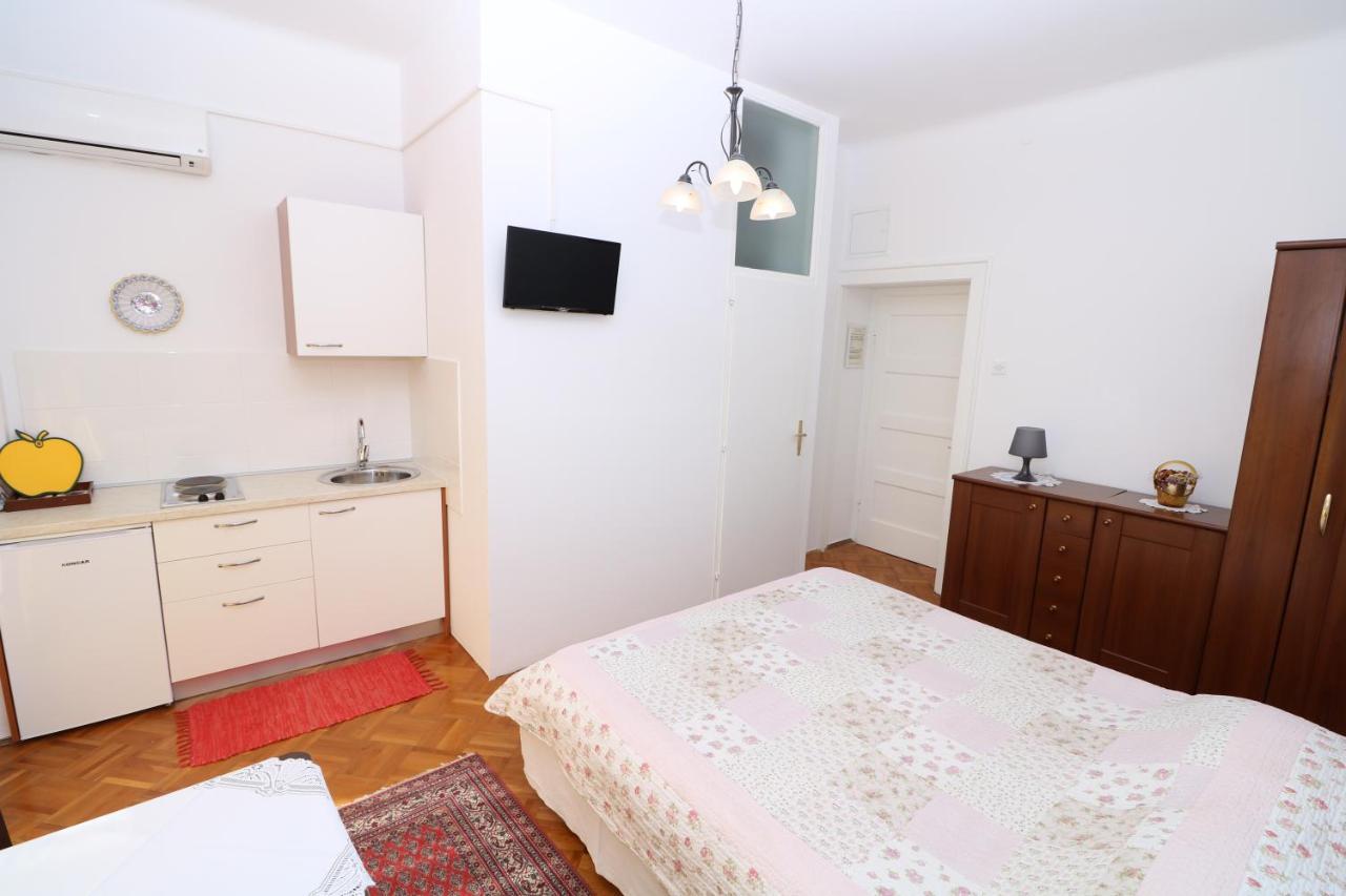 Studio Apartments Cavrak With Terrace バスカ エクステリア 写真
