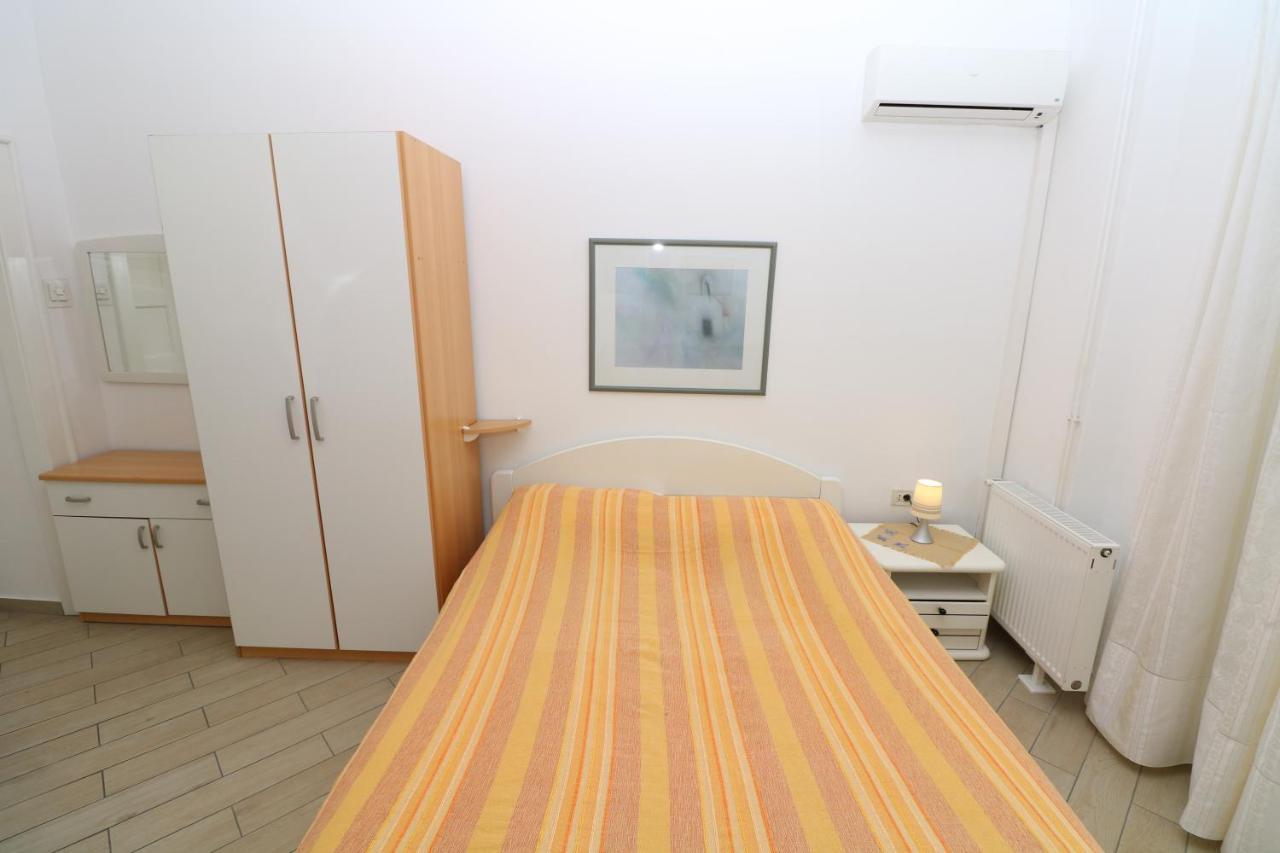 Studio Apartments Cavrak With Terrace バスカ エクステリア 写真