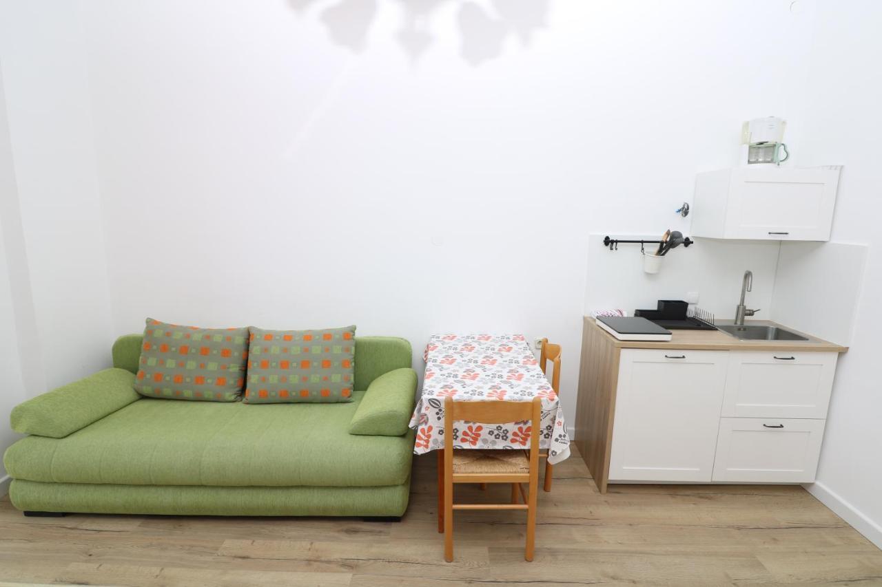 Studio Apartments Cavrak With Terrace バスカ エクステリア 写真