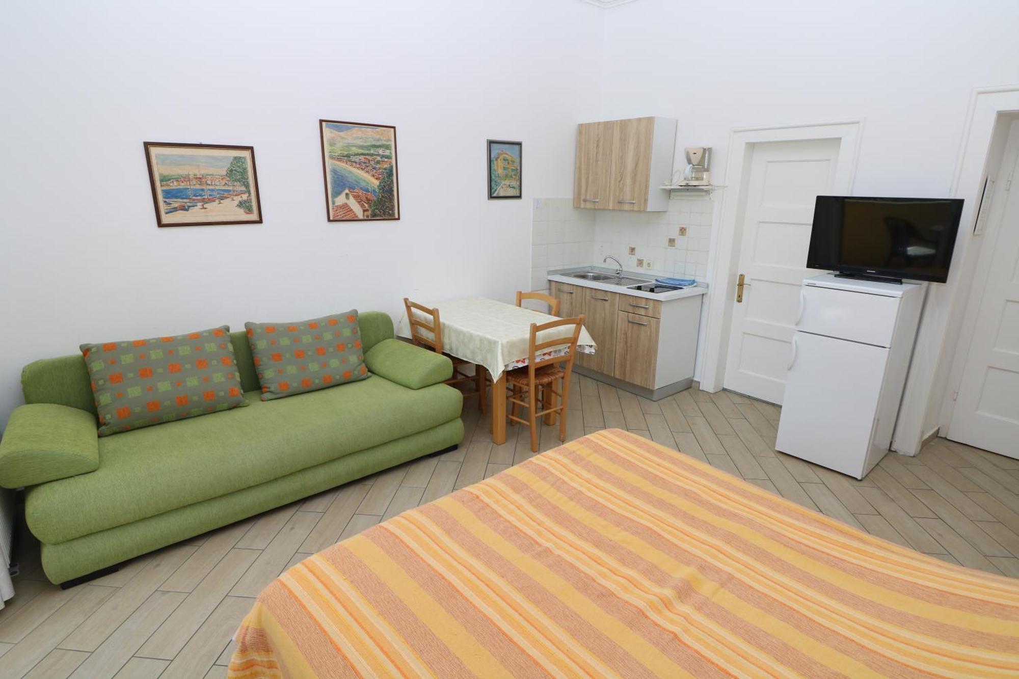Studio Apartments Cavrak With Terrace バスカ 部屋 写真
