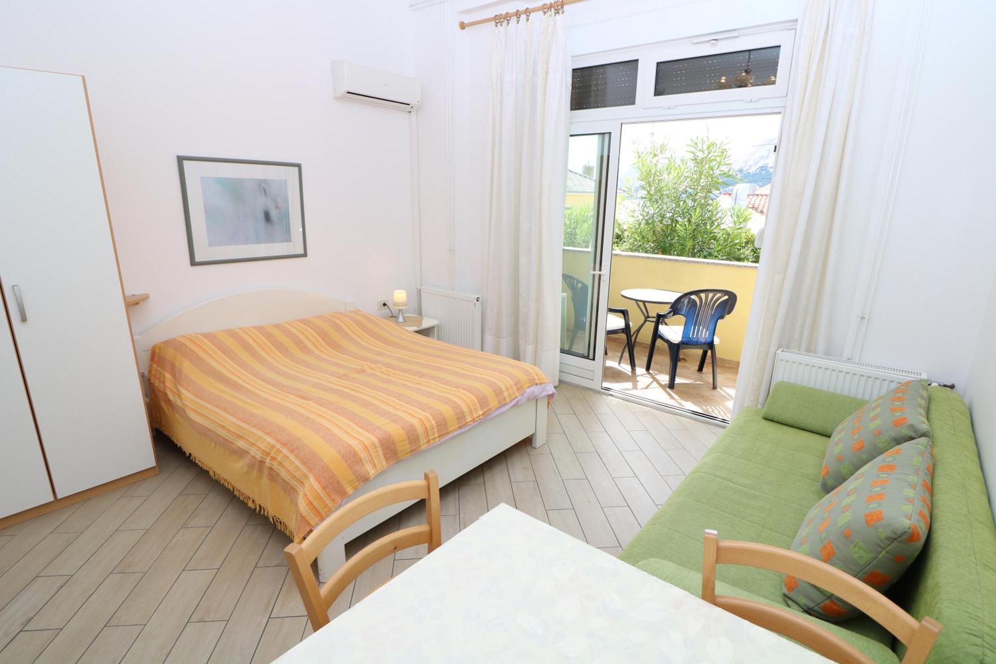 Studio Apartments Cavrak With Terrace バスカ 部屋 写真
