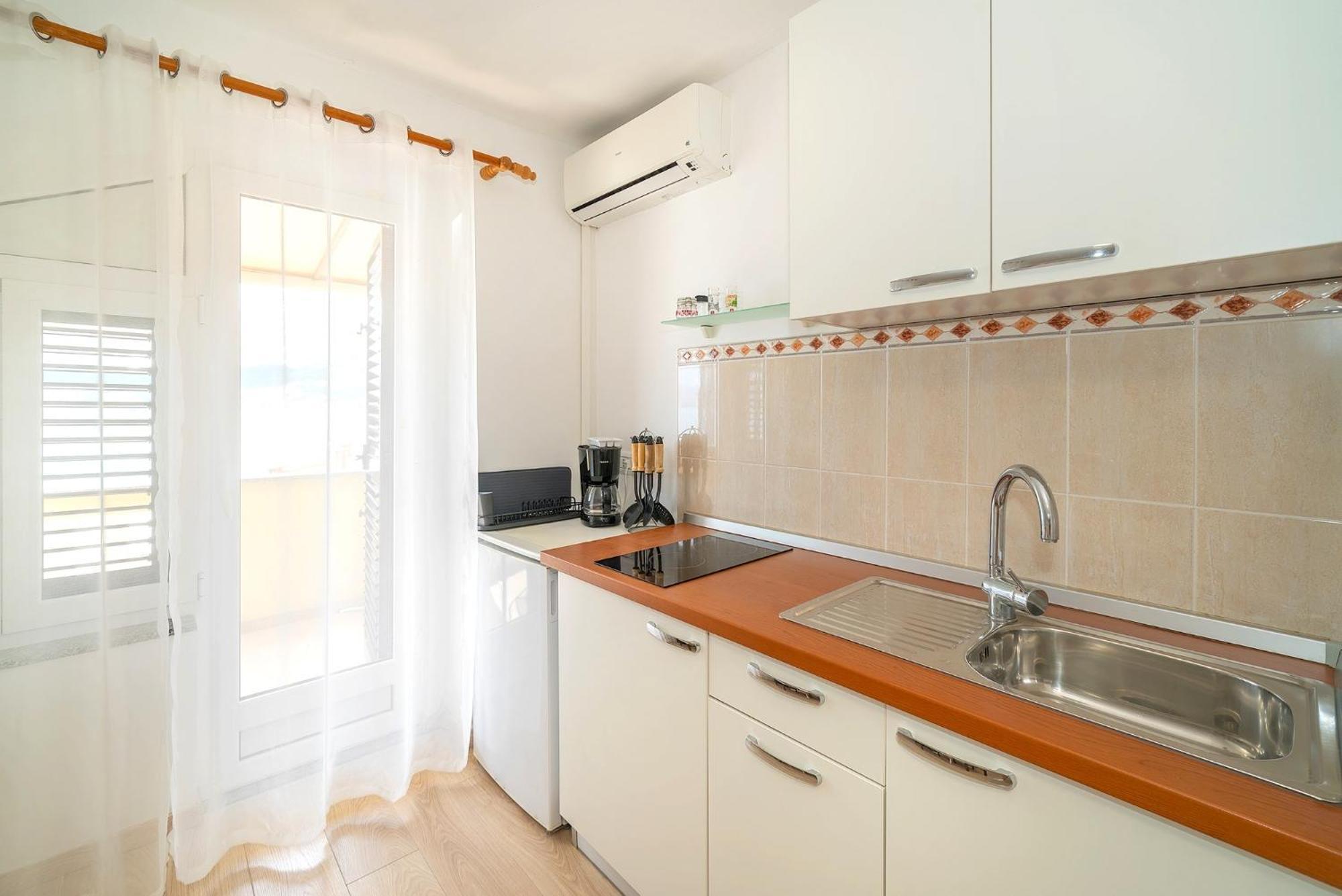 Studio Apartments Cavrak With Terrace バスカ エクステリア 写真